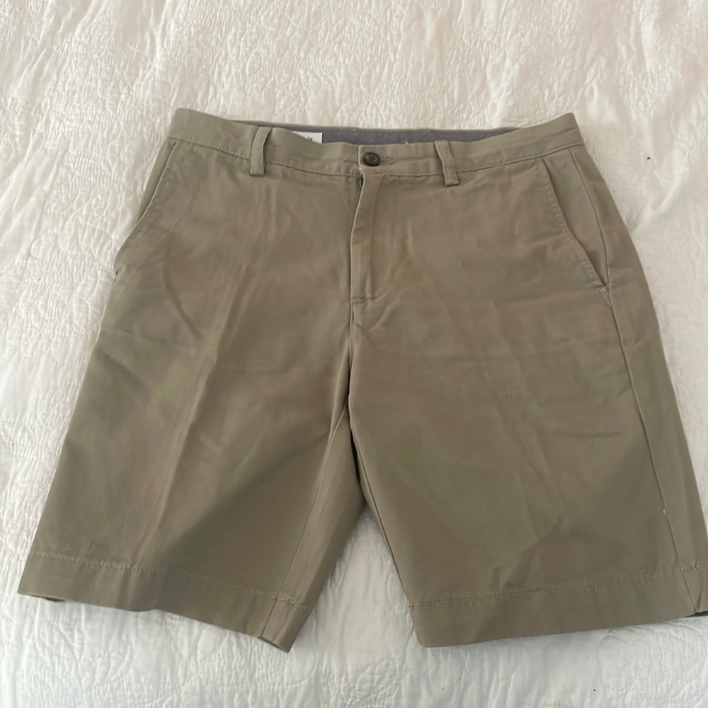 Amazon essentials slim fit hybrids shorts Size 30 7” like new